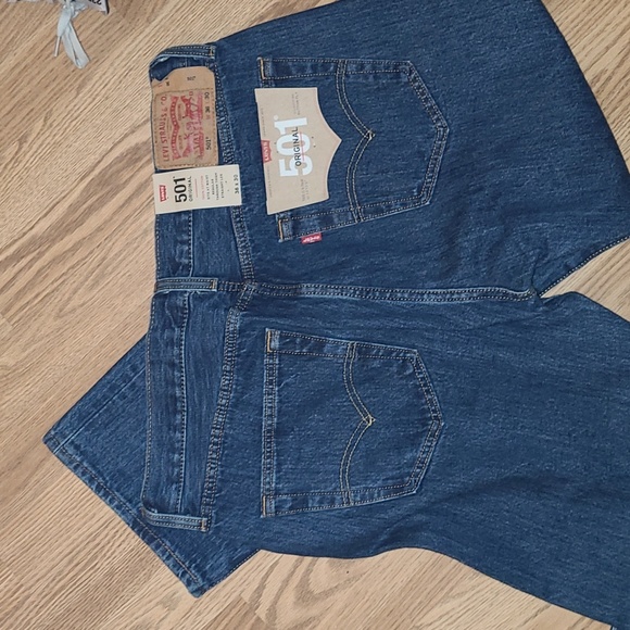 Levi 501 button fly originals size 38x32 and 36x30 - Picture 4 of 9